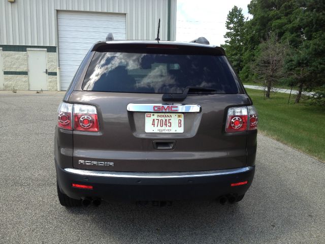 GMC Acadia 2010 photo 1