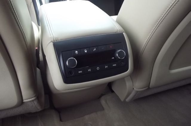 GMC Acadia 2010 photo 27