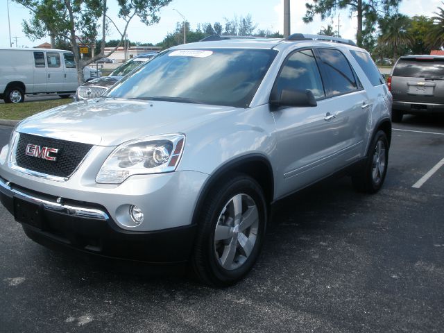 GMC Acadia 2010 photo 1