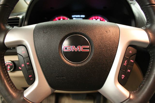 GMC Acadia 2010 photo 3