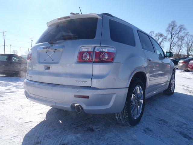 GMC Acadia 2011 photo 1