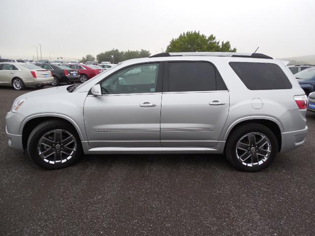 GMC Acadia 2011 photo 4