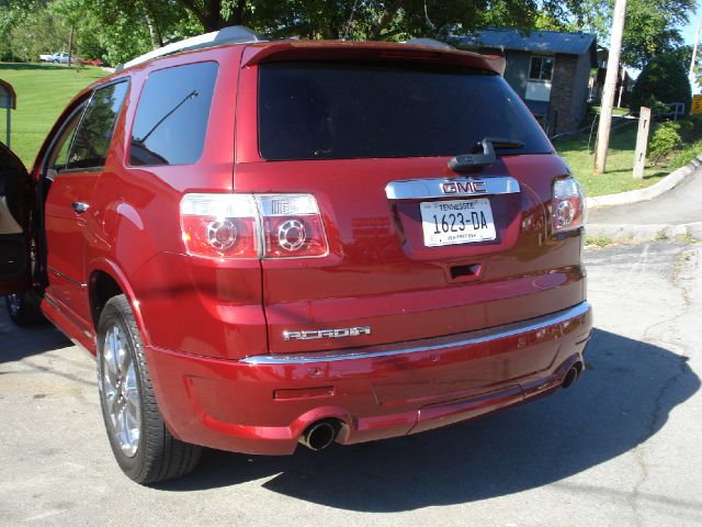 GMC Acadia 2011 photo 1