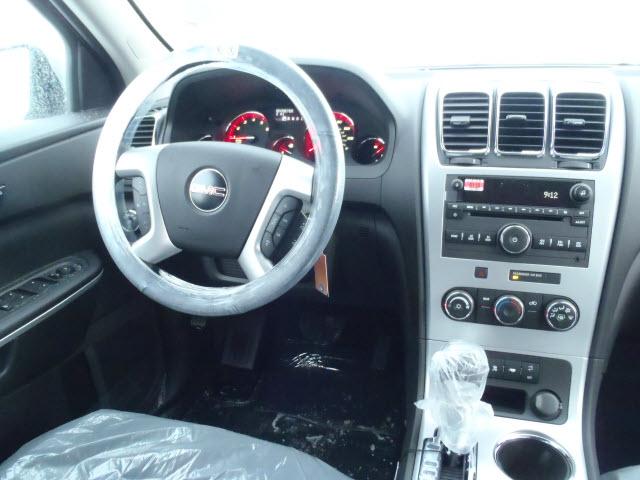 GMC Acadia 2011 photo 2