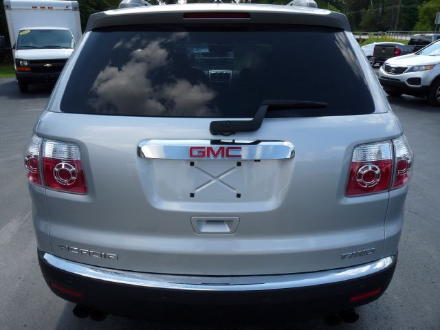 GMC Acadia 2011 photo 3