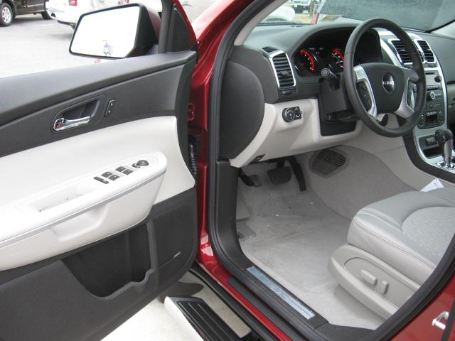 GMC Acadia 2011 photo 1