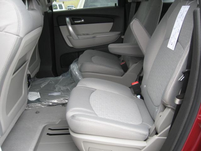 GMC Acadia 2011 photo 2