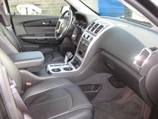 GMC Acadia 2011 photo 4