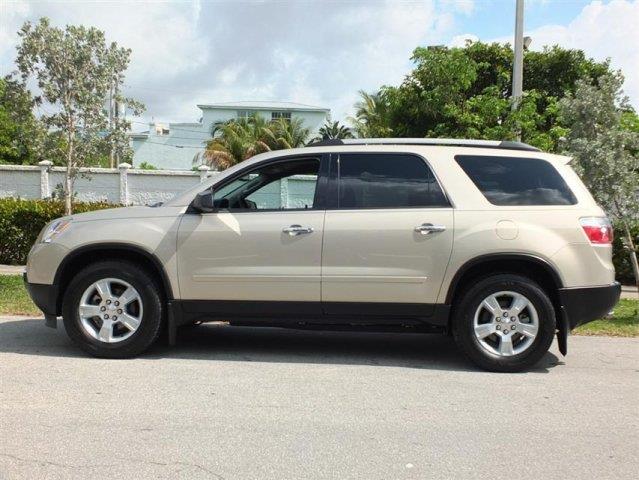 GMC Acadia 2011 photo 2