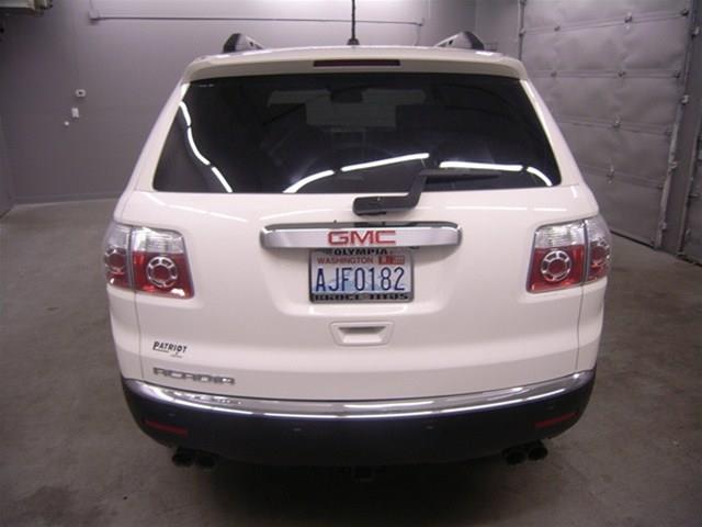 GMC Acadia 2011 photo 2