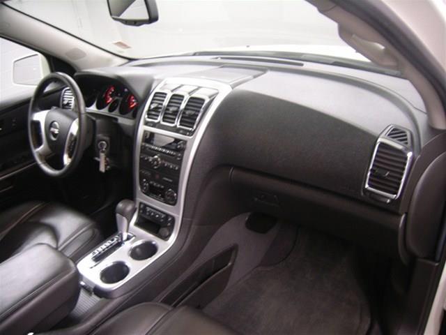 GMC Acadia 2011 photo 21