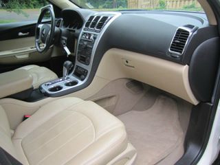 GMC Acadia 2011 photo 14