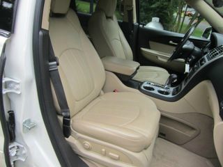 GMC Acadia 2011 photo 15