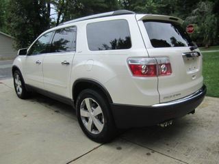 GMC Acadia 2011 photo 3