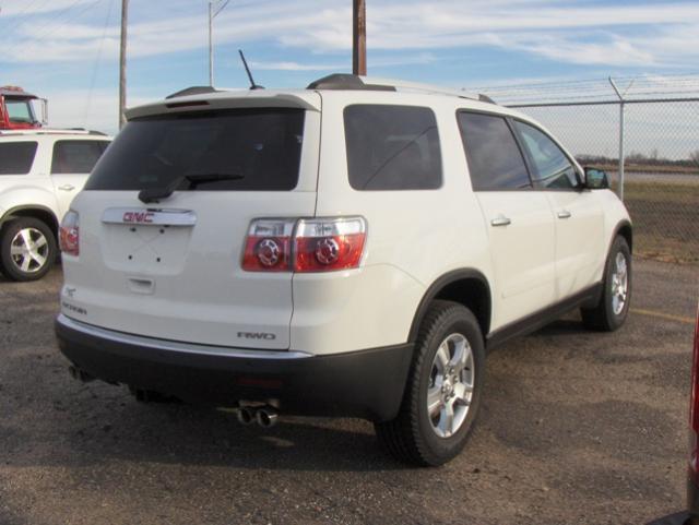 GMC Acadia 2011 photo 2