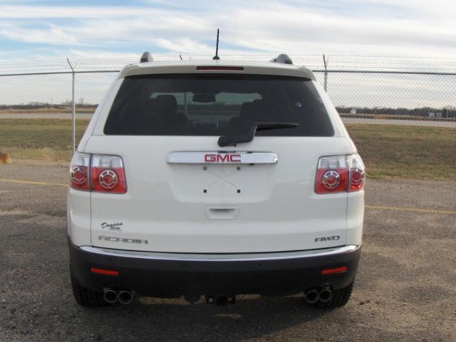 GMC Acadia 2011 photo 3