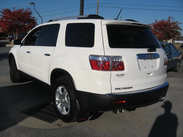 GMC Acadia 2011 photo 1