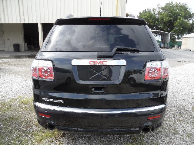 GMC Acadia 2011 photo 2