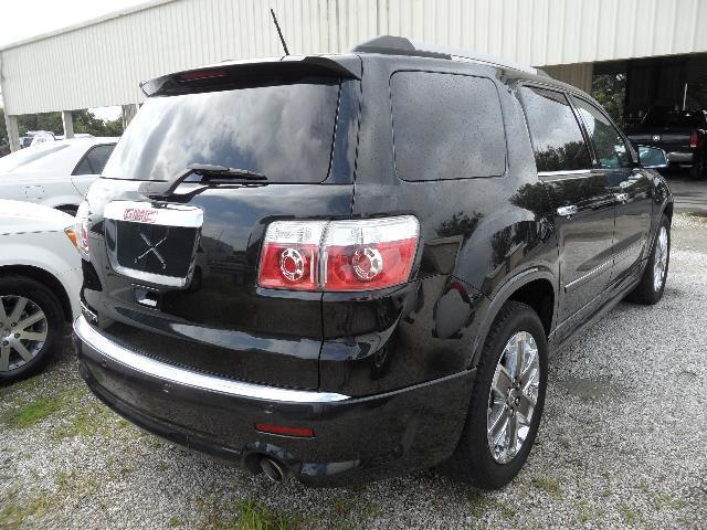 GMC Acadia 2011 photo 3