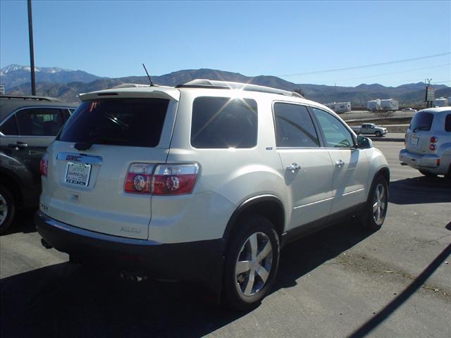 GMC Acadia 2011 photo 2