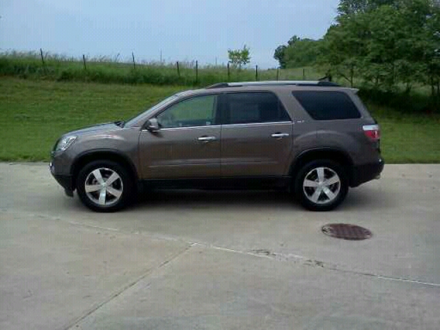 GMC Acadia 2011 photo 1