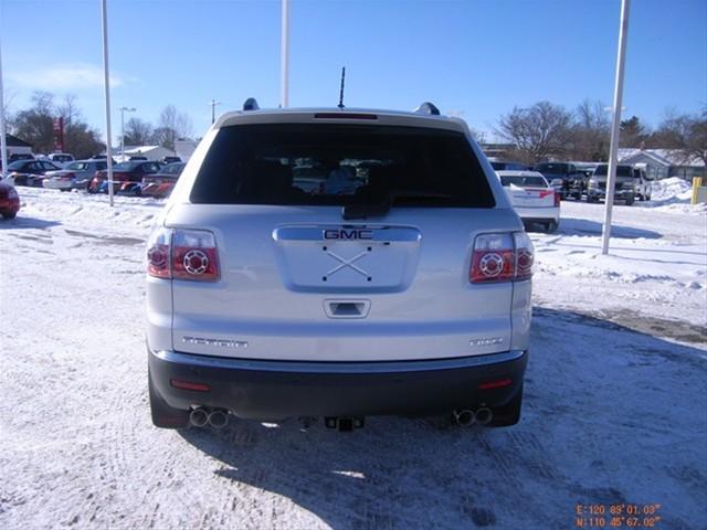 GMC Acadia 2011 photo 2