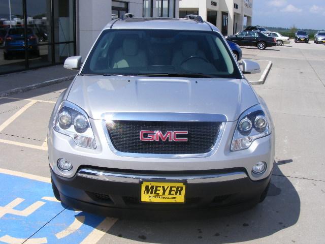 GMC Acadia 2011 photo 1