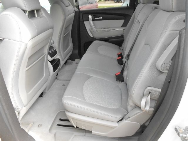 GMC Acadia 2011 photo 13