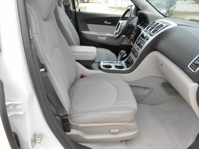 GMC Acadia 2011 photo 3