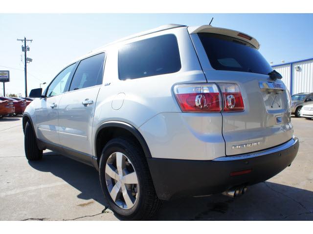 GMC Acadia 2011 photo 3