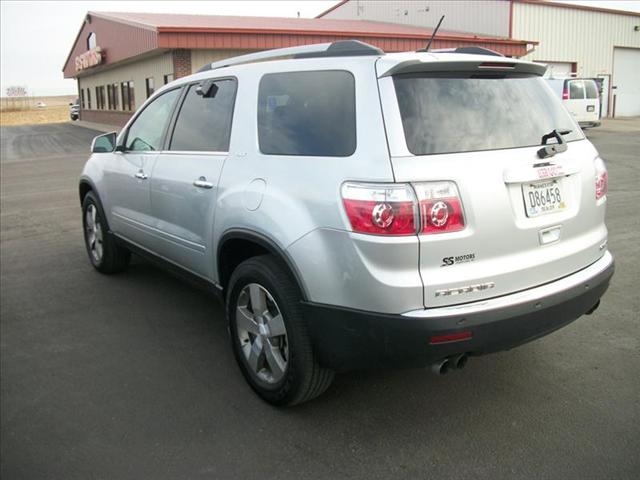 GMC Acadia 2011 photo 2