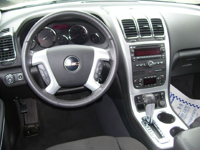 GMC Acadia 2011 photo 8