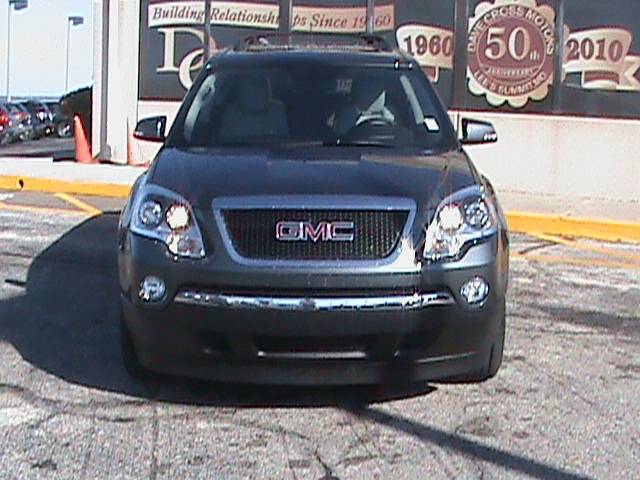 GMC Acadia 2011 photo 2