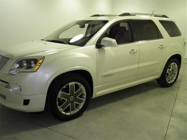 GMC Acadia 2011 photo 2