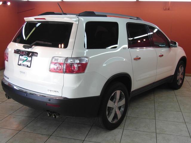 GMC Acadia 2011 photo 1