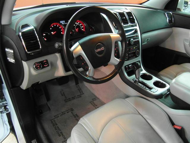 GMC Acadia 2011 photo 3