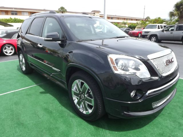 GMC Acadia 2011 photo 3