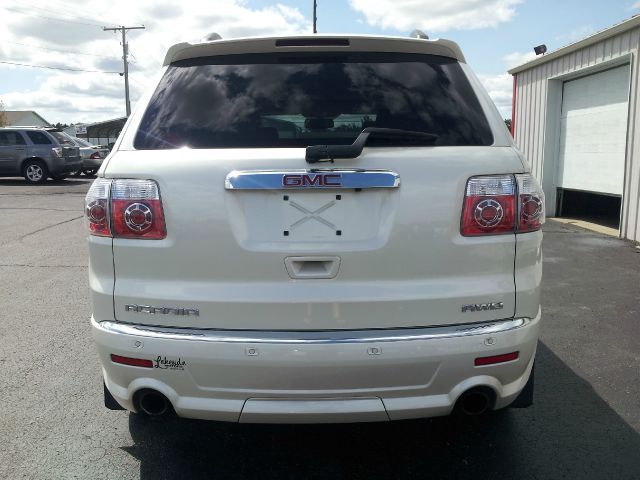 GMC Acadia 2011 photo 1