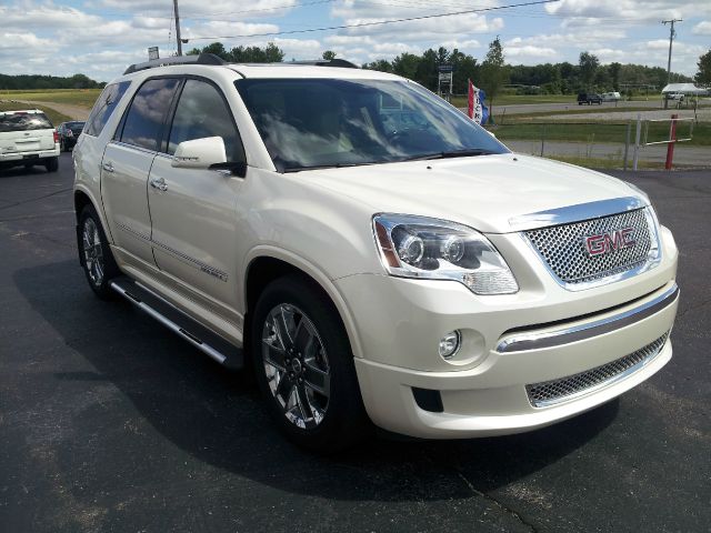 GMC Acadia 2011 photo 4