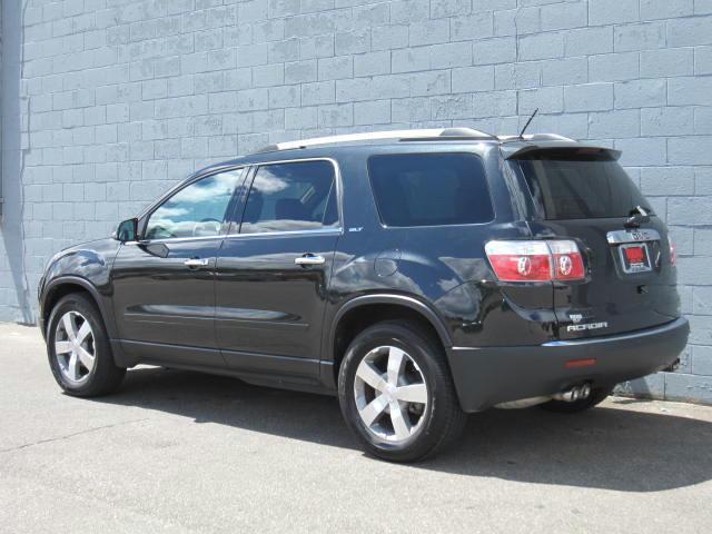 GMC Acadia 2012 photo 2