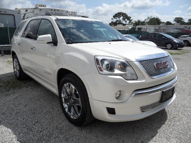 GMC Acadia 2012 photo 3