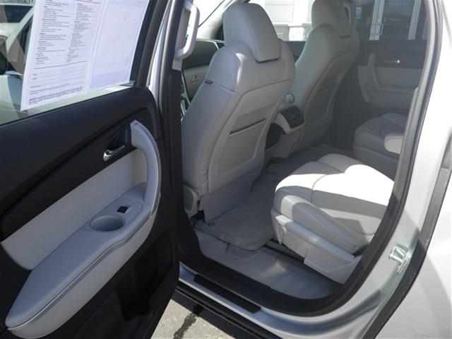 GMC Acadia 2012 photo 17