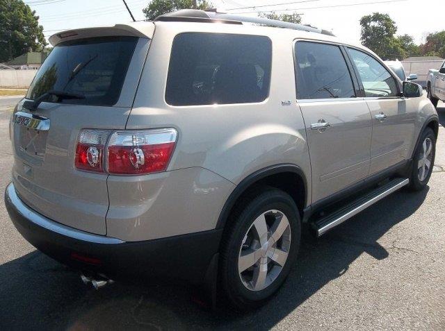 GMC Acadia 2012 photo 2