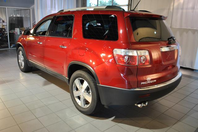 GMC Acadia 2012 photo 2