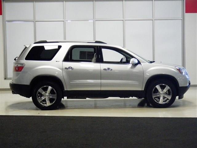 GMC Acadia 2012 photo 3