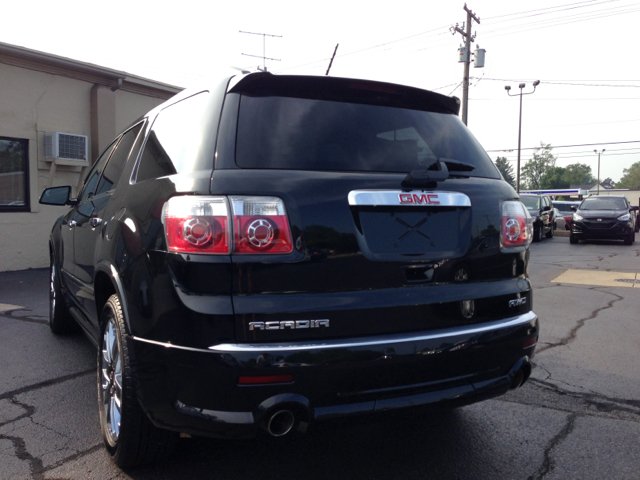 GMC Acadia 2012 photo 1