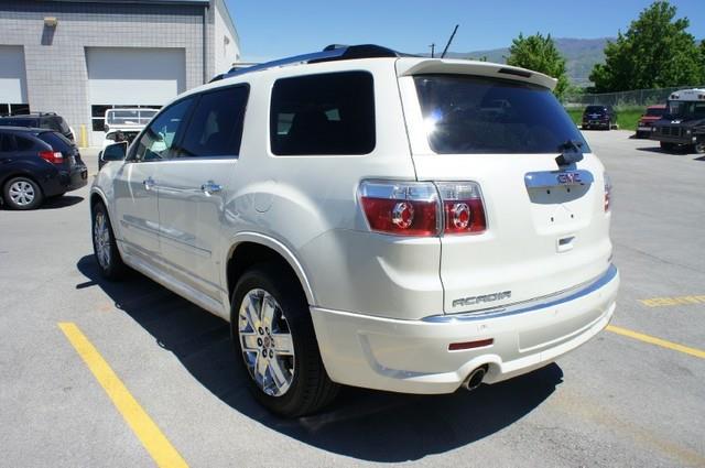 GMC Acadia 2012 photo 4