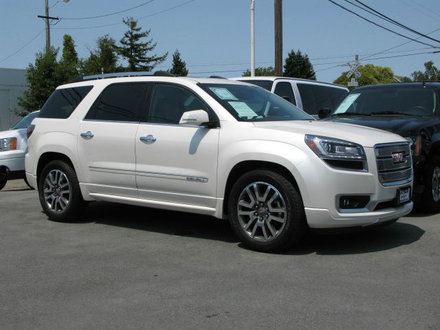 GMC Acadia 2013 photo 2