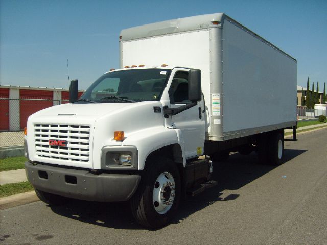 GMC C3500 2004 photo 2