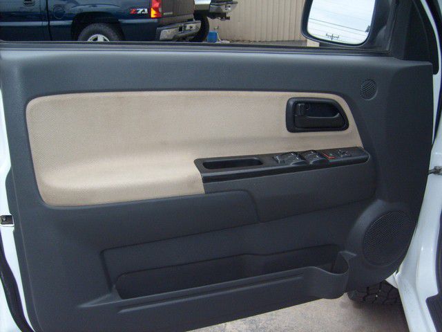 GMC Canyon 2006 photo 2